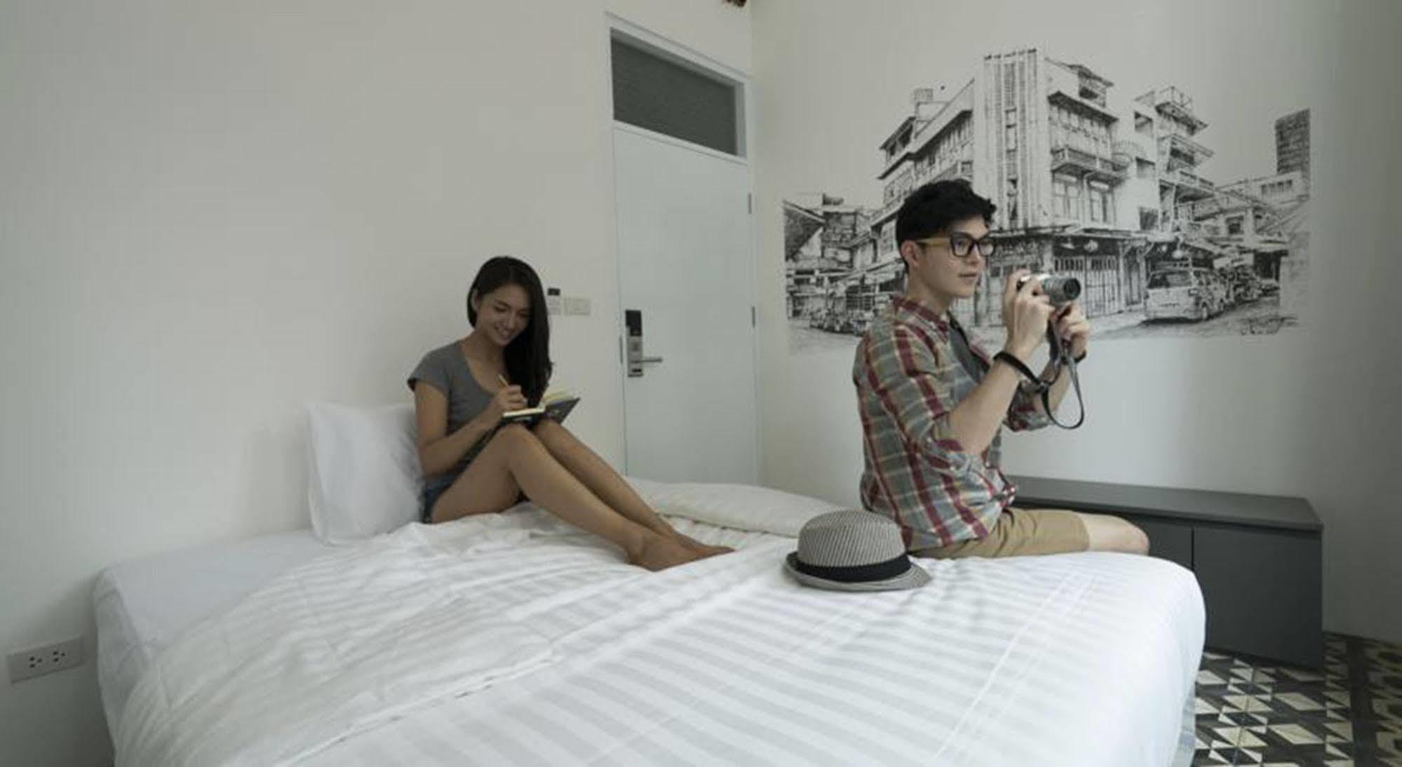 Cacha Bed Hotel Bangkok Exterior photo